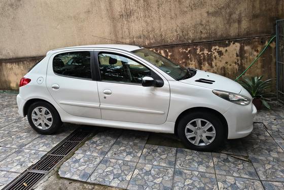 PEUGEOT 207 1.4 ACTIVE 8V FLEX 4P MANUAL PEUGEOT 207 1.4 ACTIVE 8V FLEX 4P MANUAL
